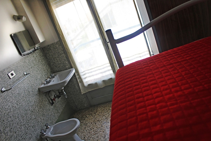 Imagen de la habitación del Hotel Montefiore. Foto 7