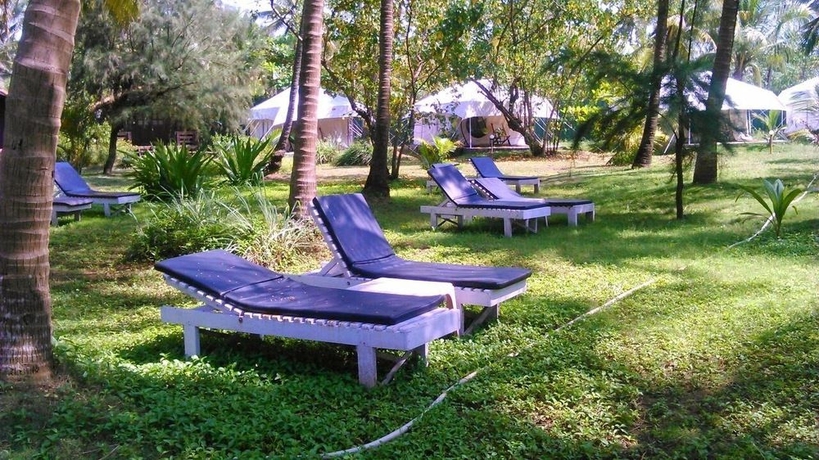 Imagen de los exteriores del Hotel Montego Bay Beach Village. Foto 9