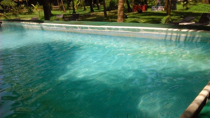 Imagen de la piscina del Hotel Montego Bay Beach Village. Foto 15
