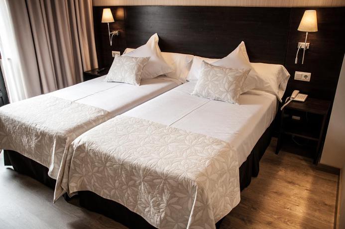 Imagen de la habitación del Hotel Montemar, Llanes. Foto 5