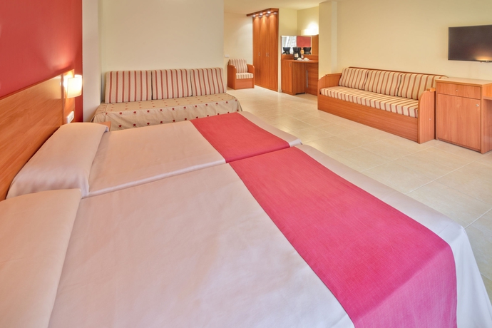 Imagen de la habitación del Hotel Montemar Maritim. Foto 4