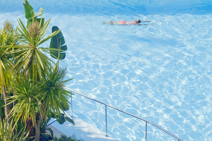 Imagen de la piscina del Hotel Montemar Maritim. Foto 13