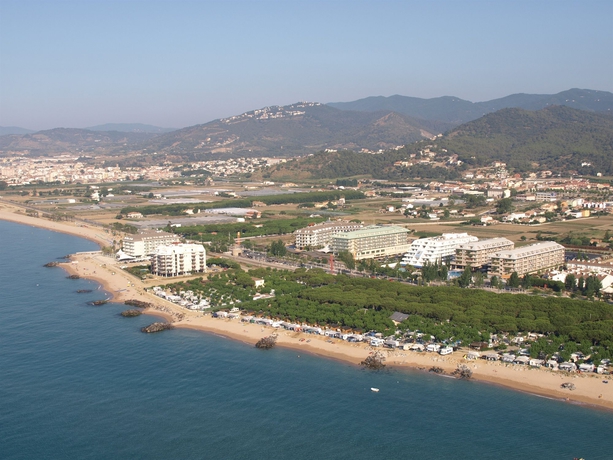 Imagen de los exteriores del Hotel Montemar Maritim. Foto 9