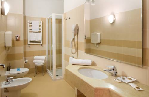 Imagen de la habitación del Hotel Montemezzi. Foto 7