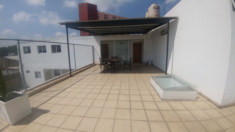 Imagen de los exteriores del Hotel Montemorelos Suites. Foto 9