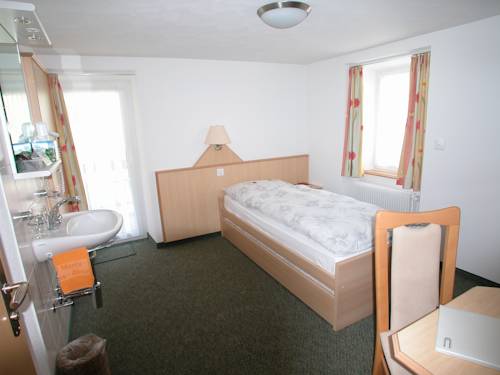 Imagen de la habitación del Hotel Monte-moro. Foto 7