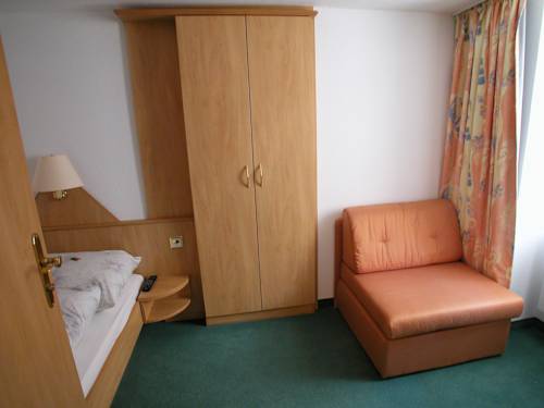 Imagen de la habitación del Hotel Monte-moro. Foto 8