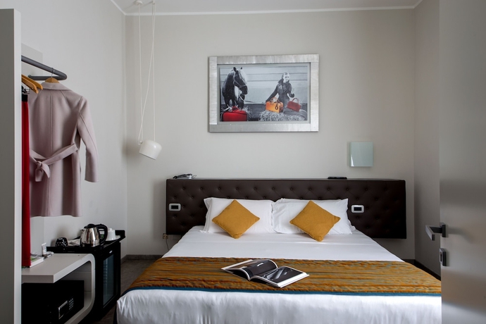 Imagen de la habitación del Hotel Montenapoleone Suites. Foto 14