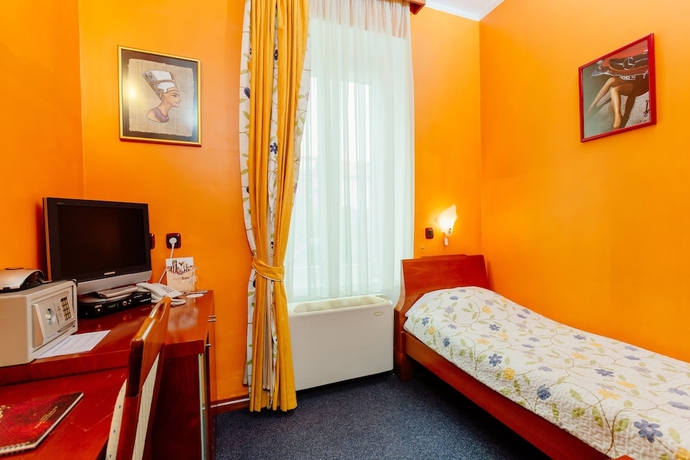 Imagen de la habitación del Hotel Montenegrino. Foto 5