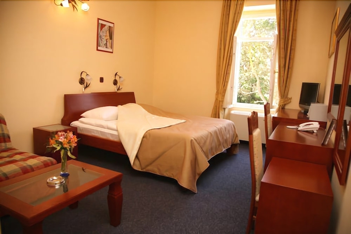 Imagen de la habitación del Hotel Montenegrino. Foto 10