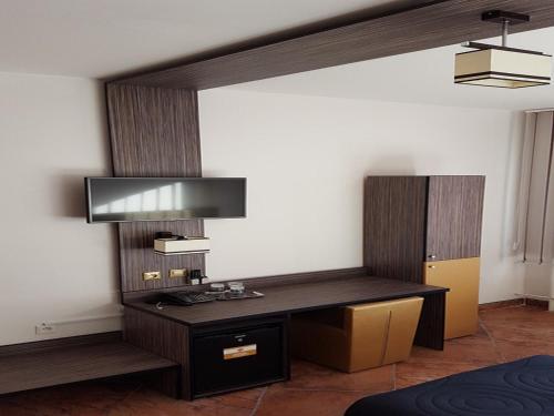 Imagen de la habitación del Hotel Montenegro, Brunt&aacute;l. Foto 8