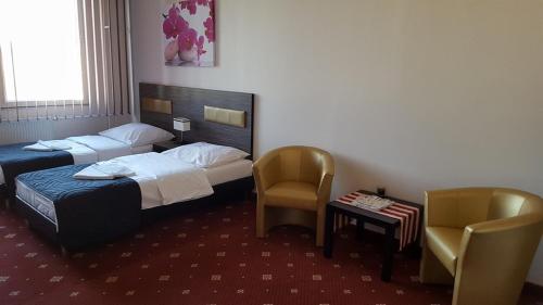 Imagen de la habitación del Hotel Montenegro, Brunt&aacute;l. Foto 9