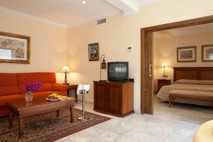 Imagen de los interiores del Hotel Montepiedra. Foto 16