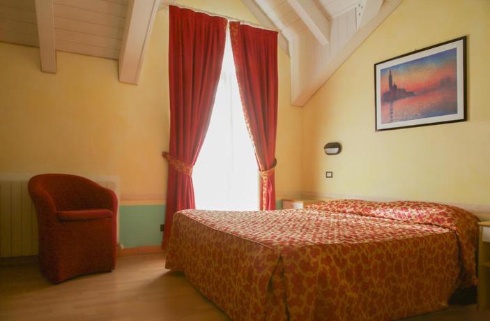 Imagen de la habitación del Hotel Montepizzo. Foto 10