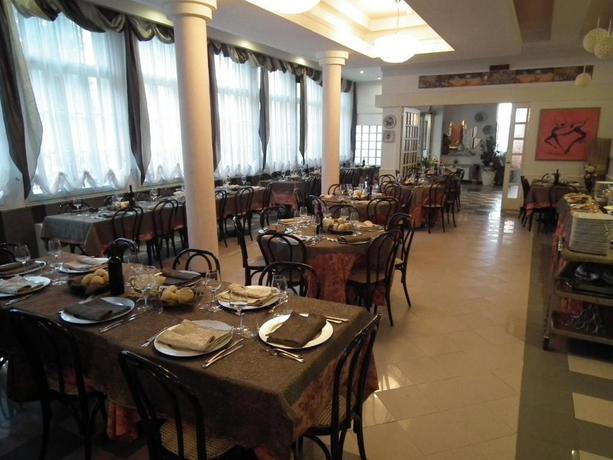 Imagen del bar/restaurante del Hotel Montepizzo. Foto 3