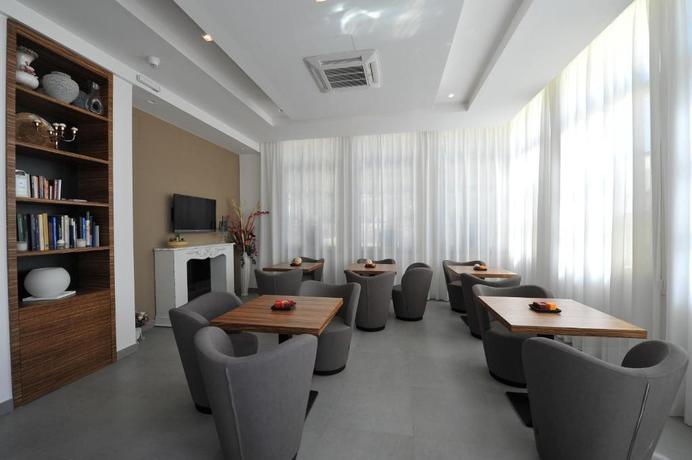 Imagen de los interiores del Hotel Montepizzo. Foto 16