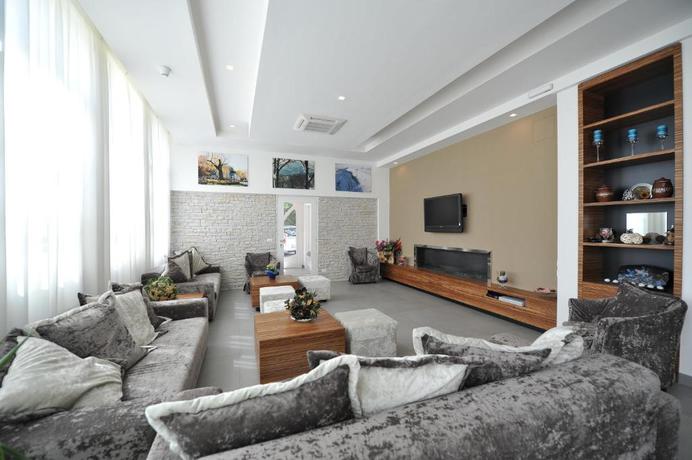 Imagen de los interiores del Hotel Montepizzo. Foto 17