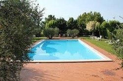 Imagen de la piscina del Hotel Montepulciano Country Resort. Foto 2