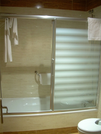 Imagen de la habitación del Hotel Montera Plaza. Foto 3