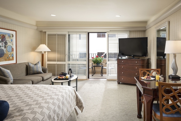 Imagen de los interiores del Hotel Monterey Bay Inn. Foto 16