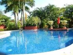 Imagen de la piscina del Hotel Monterey Del Mar. Foto 5