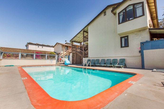 Imagen de la piscina del Hotel Monterey Fairgrounds Inn. Foto 12