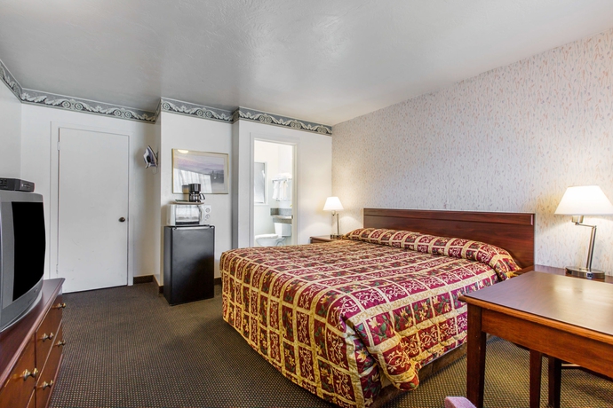 Imagen de la habitación del Hotel Monterey Fairgrounds Inn. Foto 8