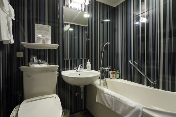 Imagen de la habitación del Hotel Monterey Hanzomon. Foto 10