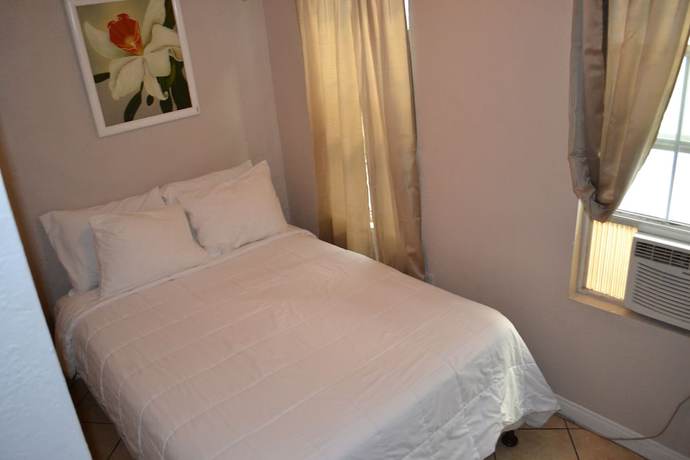 Imagen de la habitación del Hotel Monterey Inn. Foto 12
