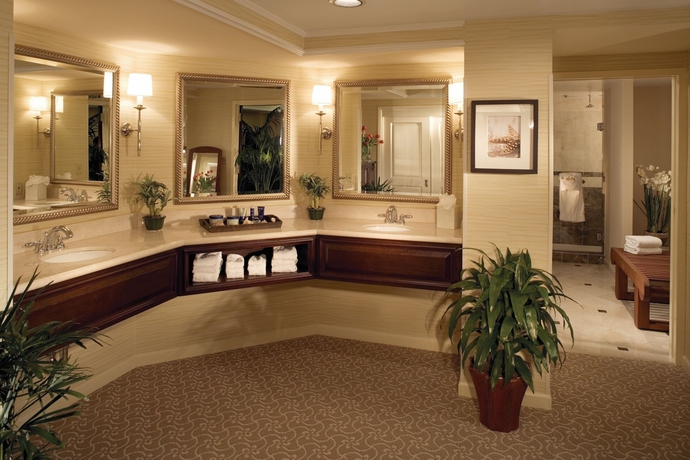 Imagen de la piscina del Hotel Monterey Marriott. Foto 14