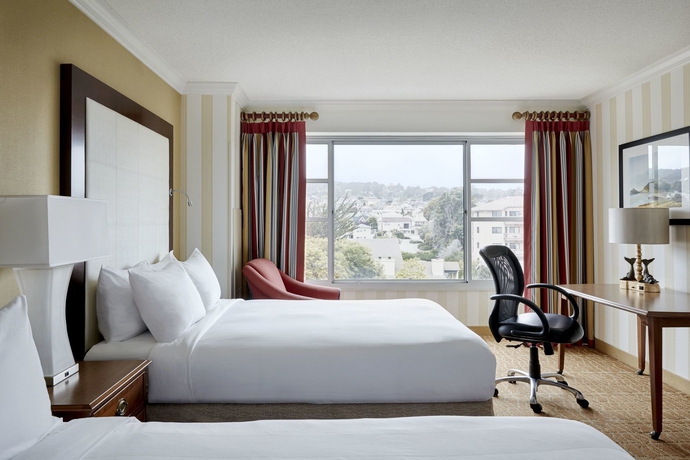 Imagen de la habitación del Hotel Monterey Marriott. Foto 7