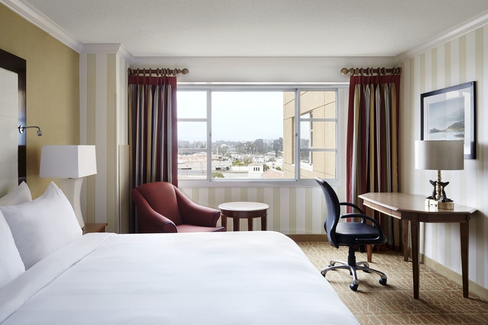 Imagen de la habitación del Hotel Monterey Marriott. Foto 8