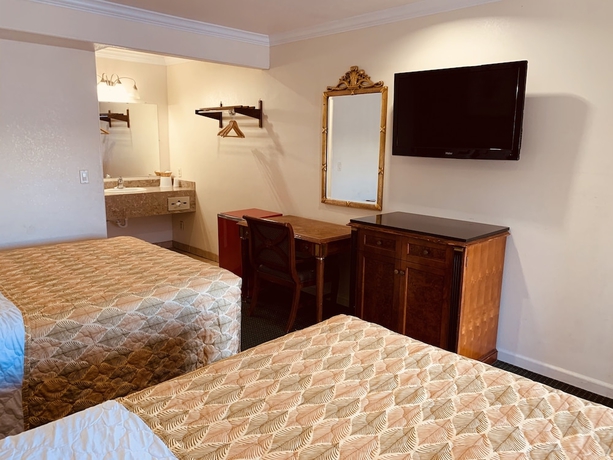 Imagen de la habitación del Hotel Monterey Oceanside Inn. Foto 4