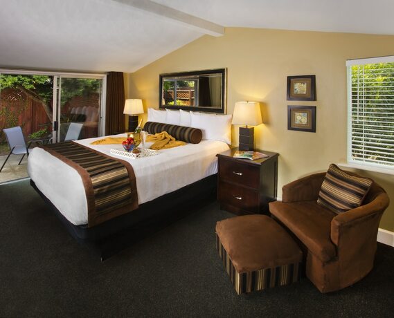 Imagen general del Hotel Monterey Peninsula Inn. Foto 5