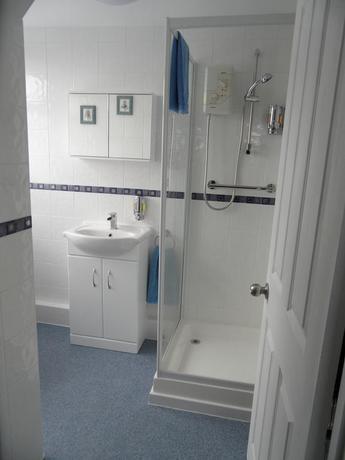 Imagen de la habitación del Hotel Monterey Pines. Foto 9