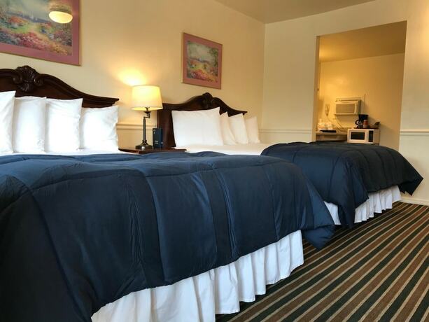 Imagen general del Hotel Monterey Pines Inn. Foto 12