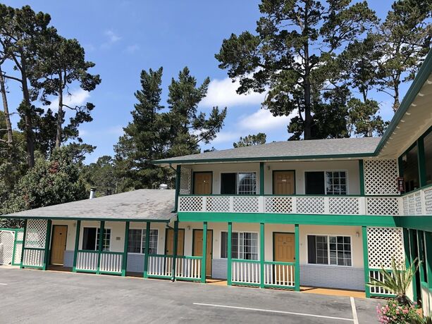Imagen general del Hotel Monterey Pines Inn. Foto 13