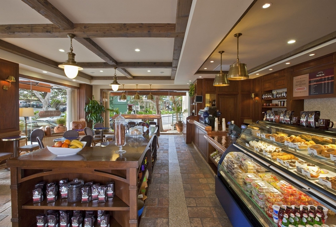 Imagen del bar/restaurante del Hotel Monterey Plaza and Spa. Foto 2