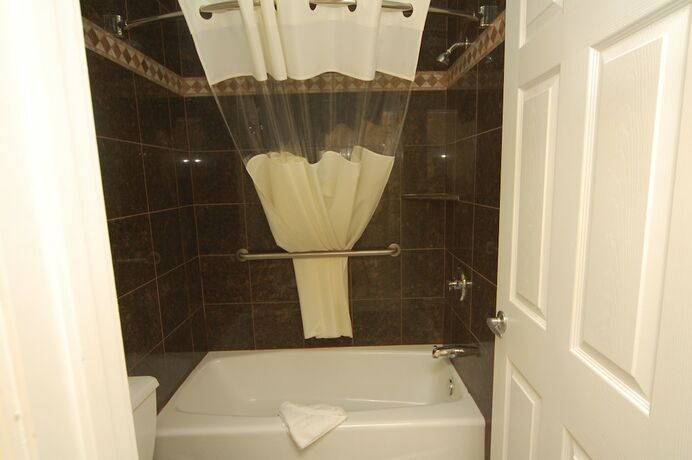 Imagen general del Hotel Monterey Surf Inn. Foto 2