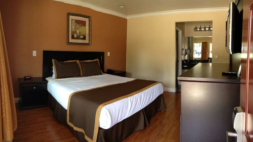 Imagen de la habitación del Hotel Monterey Surf Inn. Foto 20