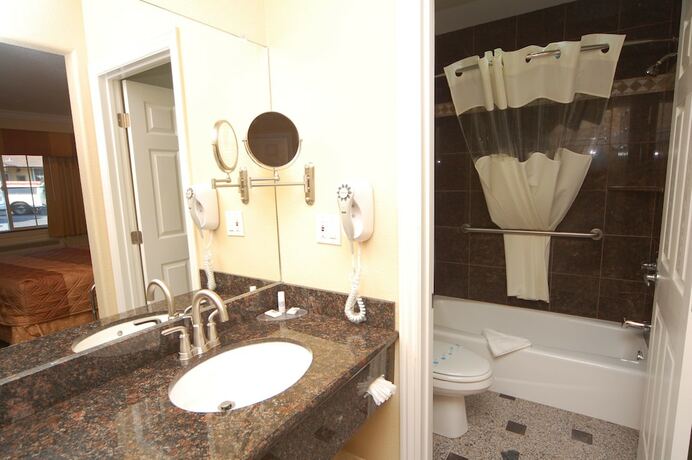 Imagen general del Hotel Monterey Surf Inn. Foto 14