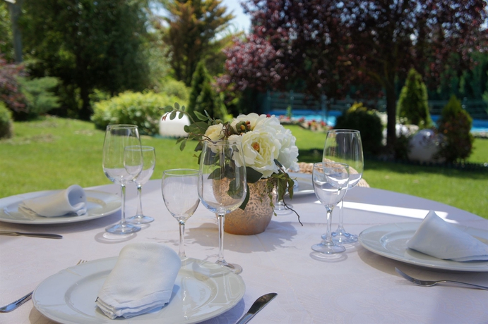 Imagen de los exteriores del Hotel Montermoso. Foto 14