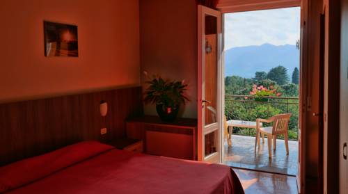 Imagen de la habitación del Hotel Monterosa. Foto 9