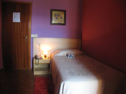 Imagen de la habitación del Hotel Monterosa. Foto 12