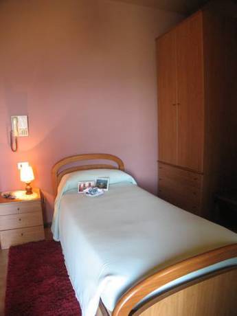 Imagen de la habitación del Hotel Monterosa. Foto 13