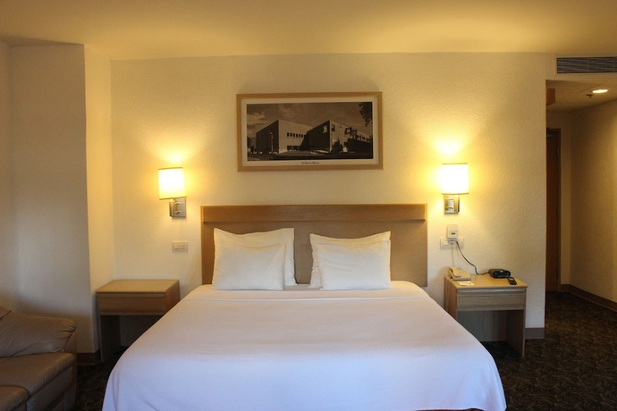 Imagen de la habitación del Hotel Monterrey Macroplaza. Foto 3