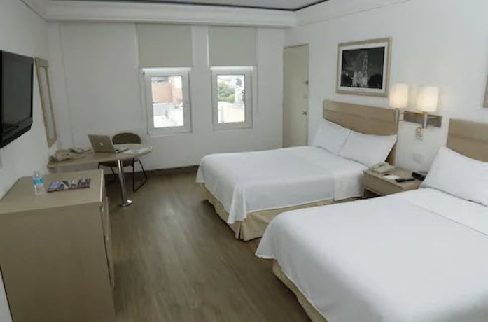 Imagen de la habitación del Hotel Monterrey Macroplaza. Foto 7