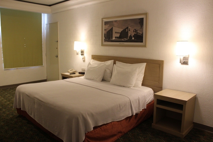 Imagen de la habitación del Hotel Monterrey Macroplaza. Foto 9