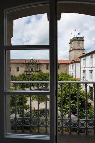 Imagen de los exteriores del Hotel Montes. Foto 4