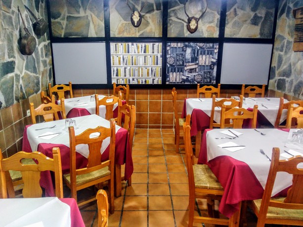 Imagen del bar/restaurante del Hotel Montesol Arttyco. Foto 2